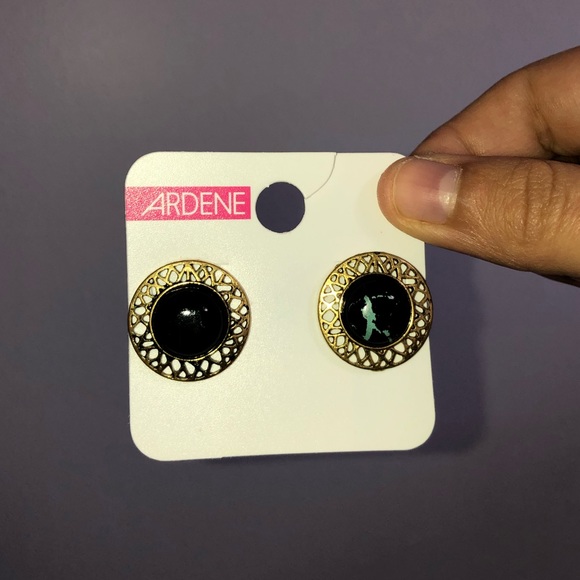 Ardene earrings - Picture 1 of 5